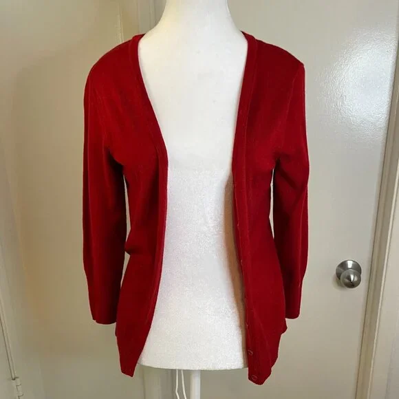 ❤️ Classic Red V-Neck Button-Up Cardigan - Size L - Picture 2 of 7